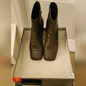 Chocolate brown boot (W) roomy 9.5